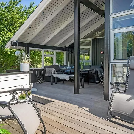 Awesome In Juelsminde With Kitchen Tatil Evi