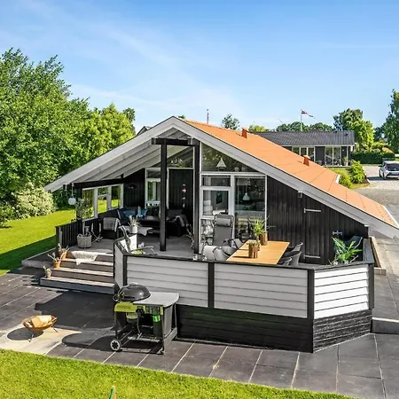 Awesome In Juelsminde With Kitchen Tatil Evi *