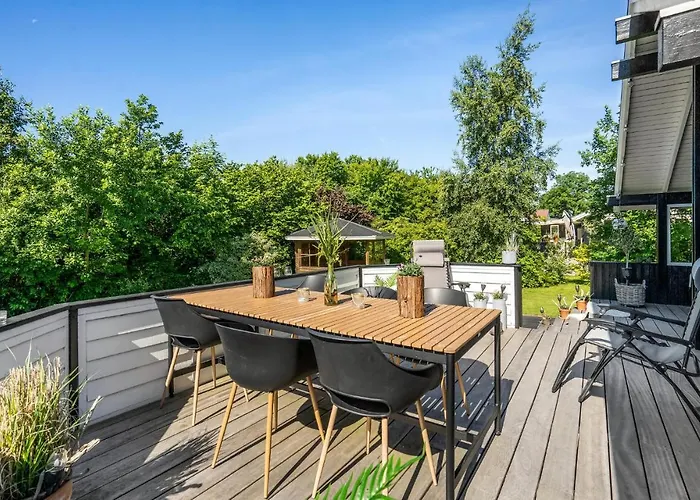 Awesome In Juelsminde With Kitchen Sonderby (Midtjylland)